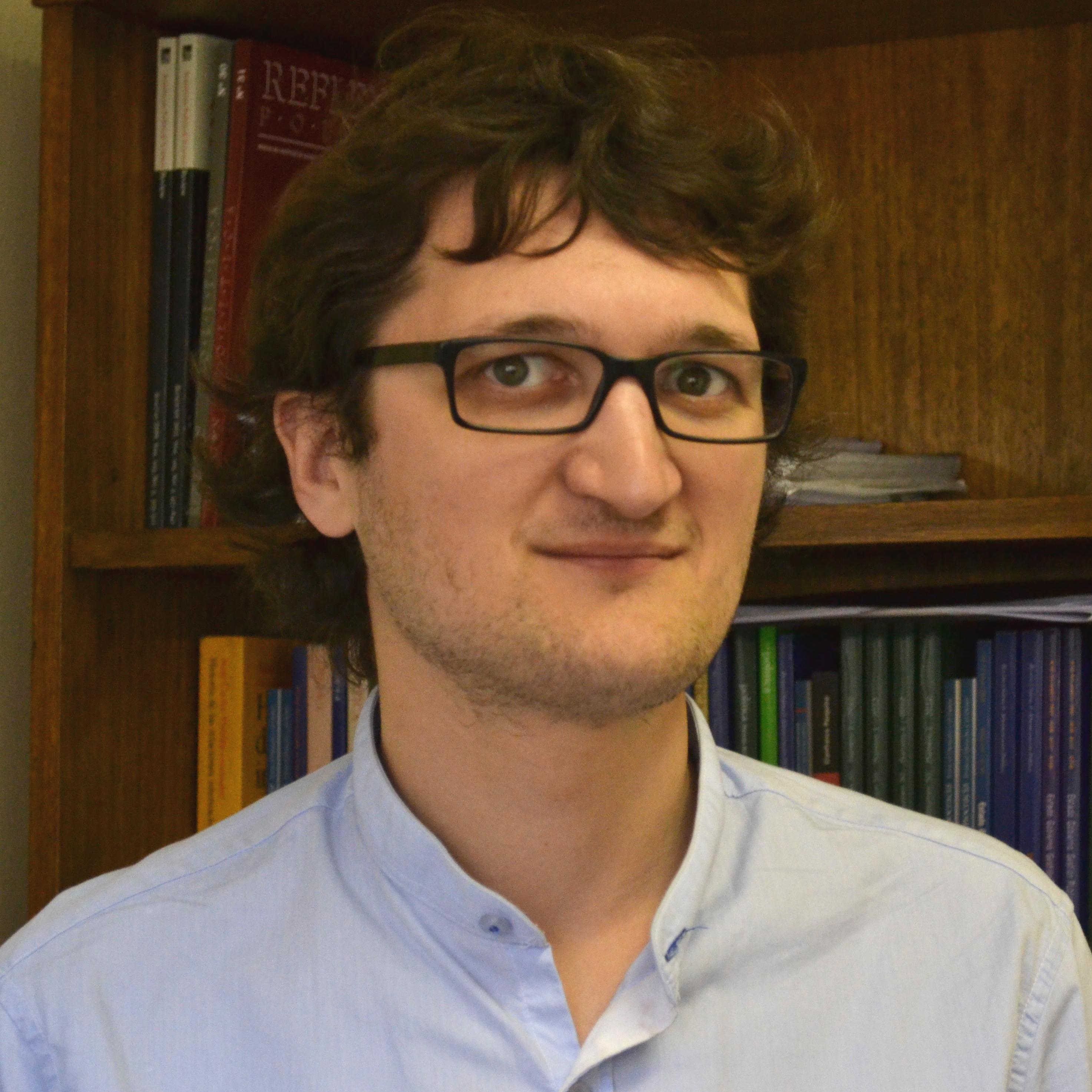 Antoine Maillet es profesor asistente del INAP e investigador adjunto del COES.