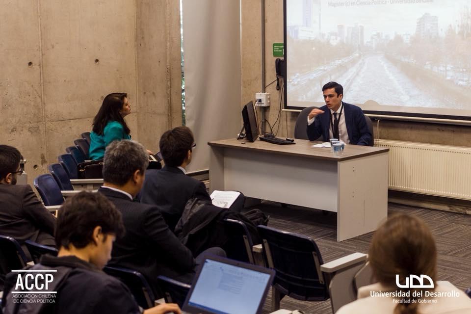Aguilar también participó exponiendo en la última versión del Congreso Chileno de Ciencia Política.