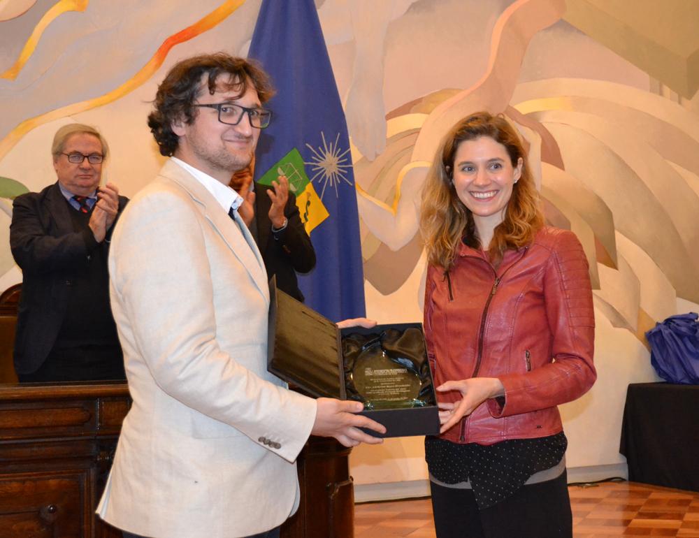 Catherine Reyes Housholder obtuvo el Premio Federico Gil 2019 por su destacada trayectoria académica en Ciencia Política.