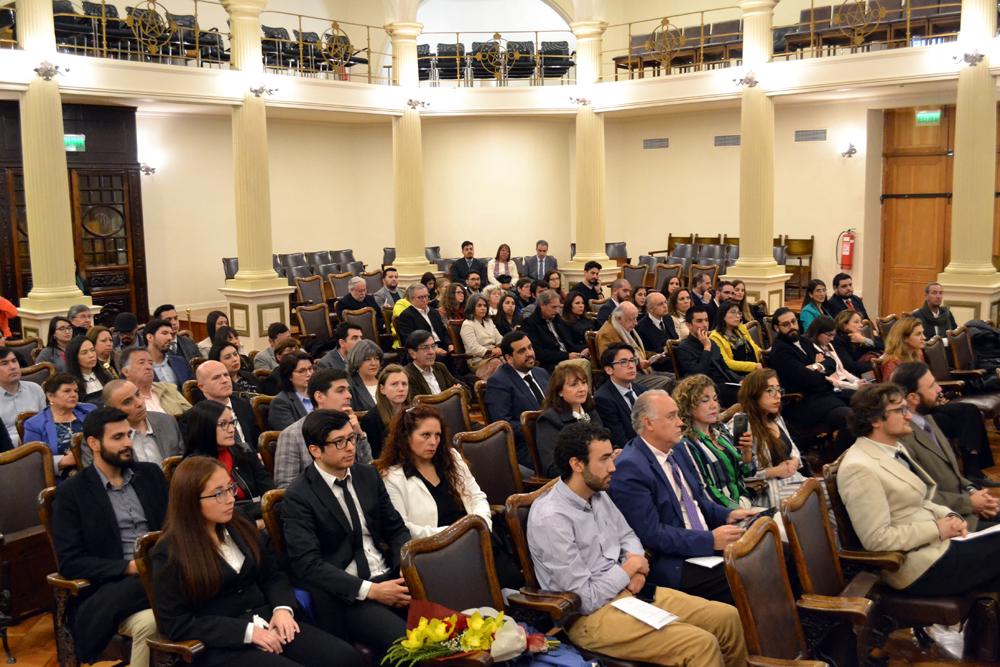 La ceremonia se realizó en el Salón de Honor de la Casa Central de la Universidad de Chile.